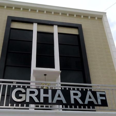 Grha Raf Homestay 마칼레 외부 사진
