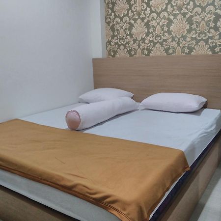 Grha Raf Homestay 마칼레 외부 사진